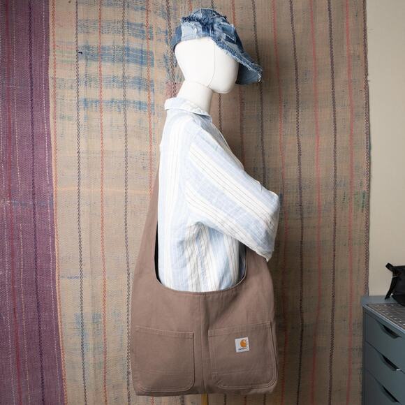 Upcycled carhartt hobo bag - Picture 2 of 6